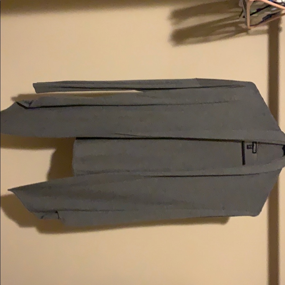 Gray sweater, longer front